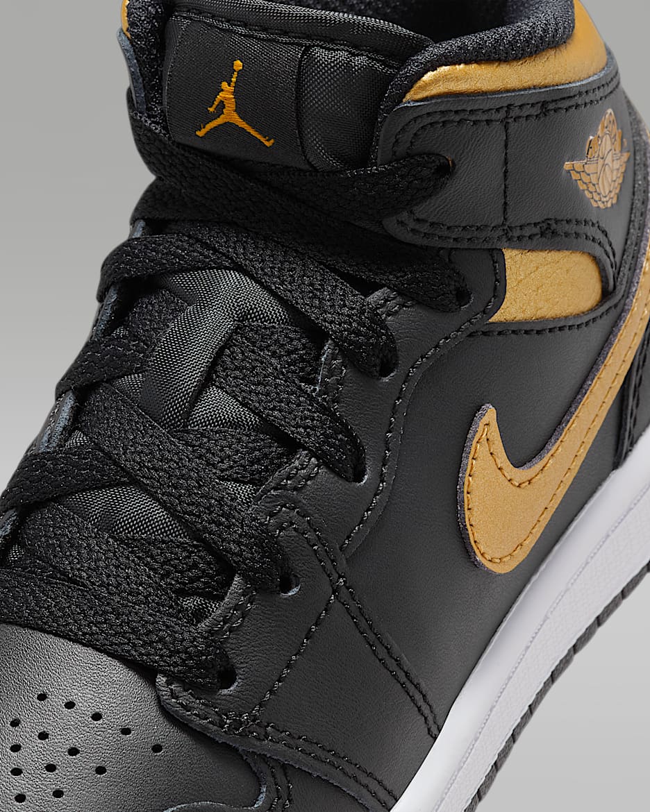 Jordan 1 Mid Younger Kids Shoes